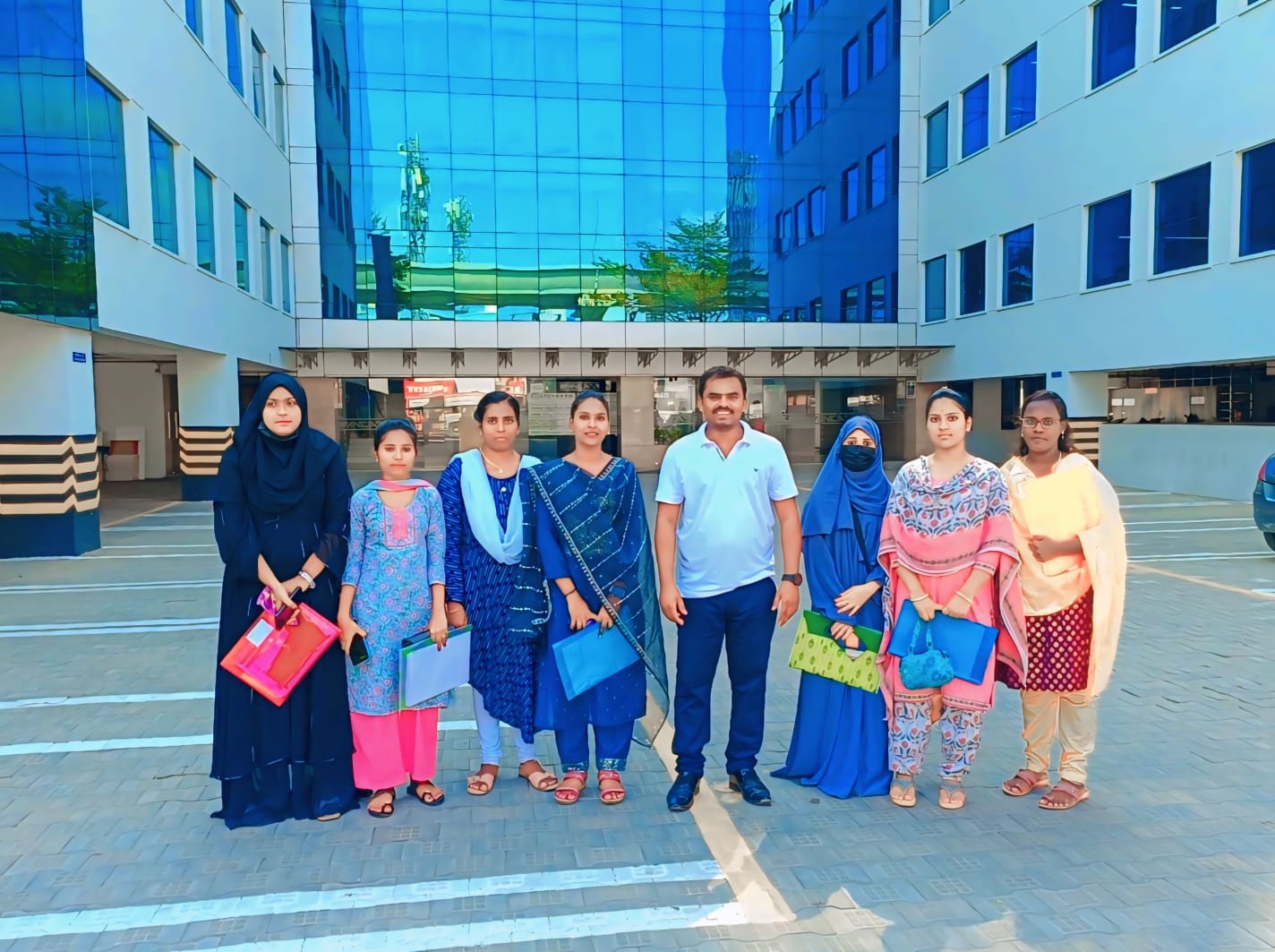 ONSITE JOBS WITH TRAINEES